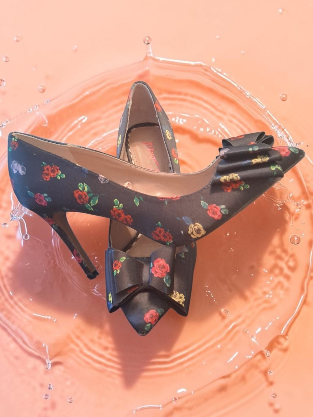 Betsey Johnson Black Floral Pointed Toe Heels with Bow Accent Womens Shoes Sz 6